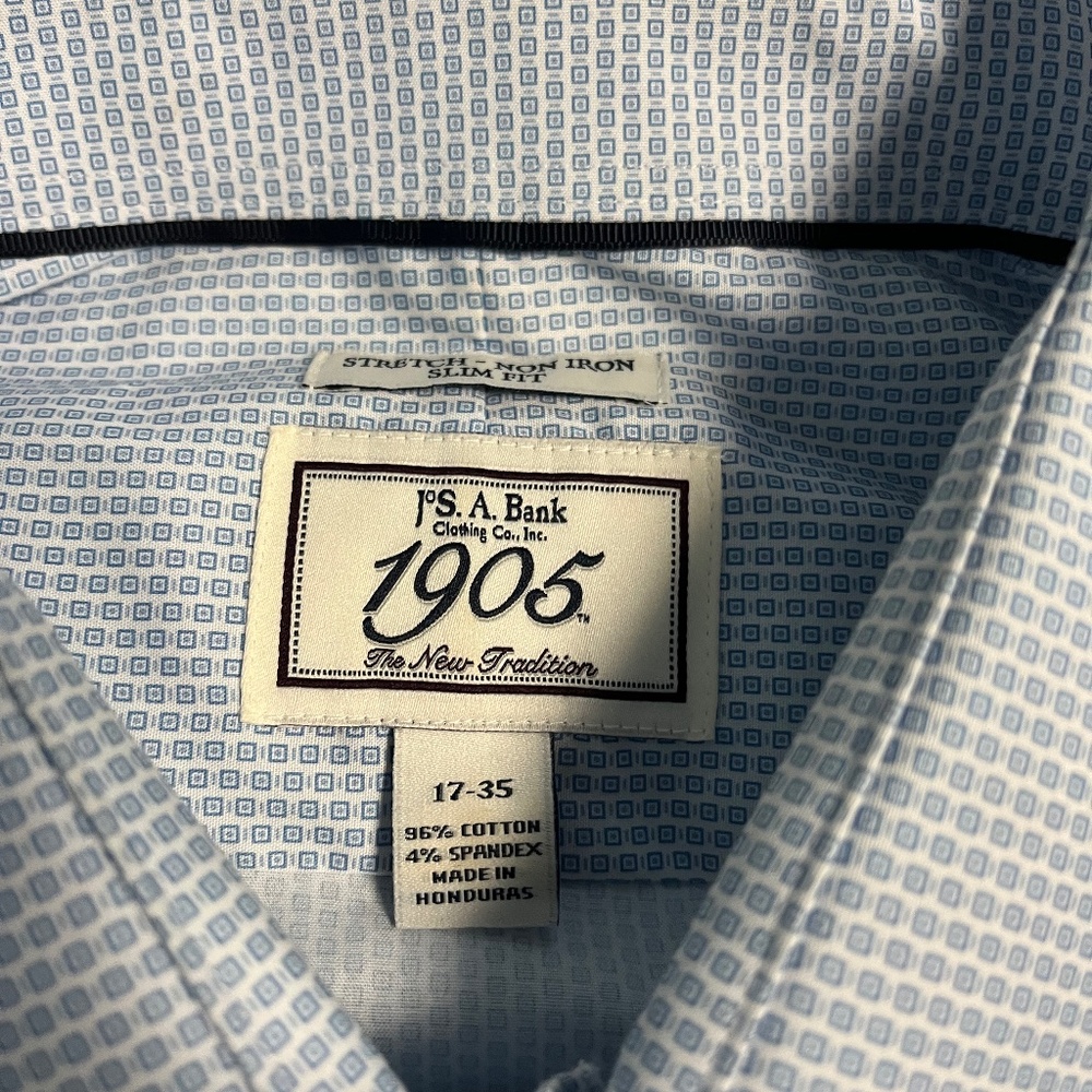 Jos A Bank - 17/35 - Slim Fit, Non-Iron, Stretch Button Down
